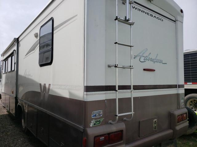 5B4LP37J8Y3316660 - 2000 WORKHORSE CUSTOM CHASSIS MOTORHOME P3500 TWO TONE photo 3