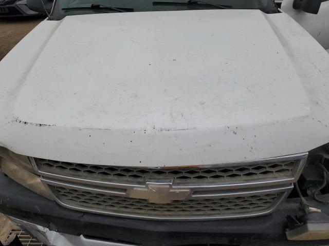 1GCHC24U46E189105 - 2006 CHEVROLET SILVERADO C2500 HEAVY DUTY WHITE photo 11