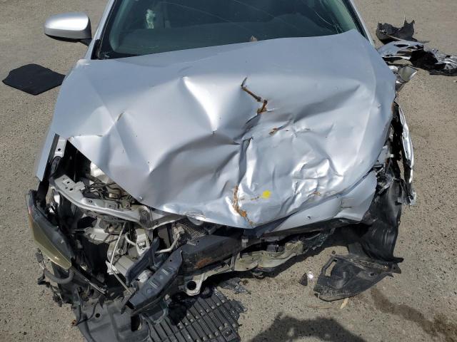 5YFBURHE4HP644314 - 2017 TOYOTA COROLLA L SILVER photo 11