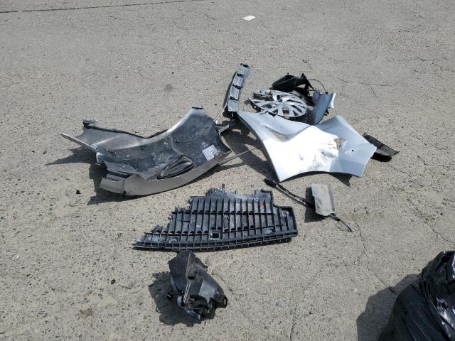 5YFBURHE4HP644314 - 2017 TOYOTA COROLLA L SILVER photo 12