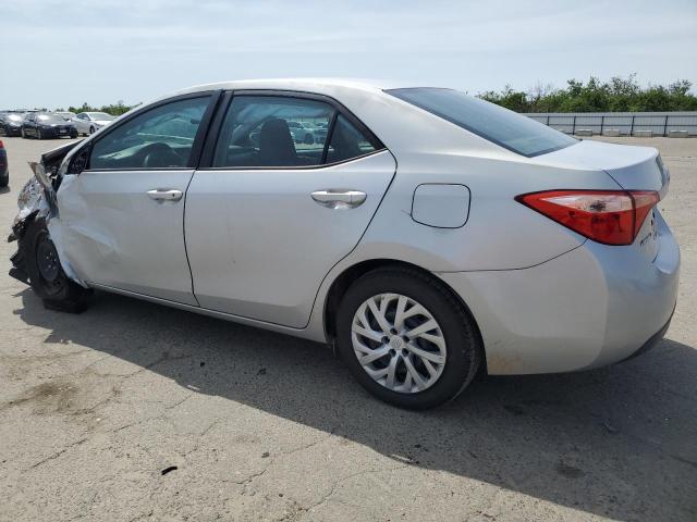 5YFBURHE4HP644314 - 2017 TOYOTA COROLLA L SILVER photo 2