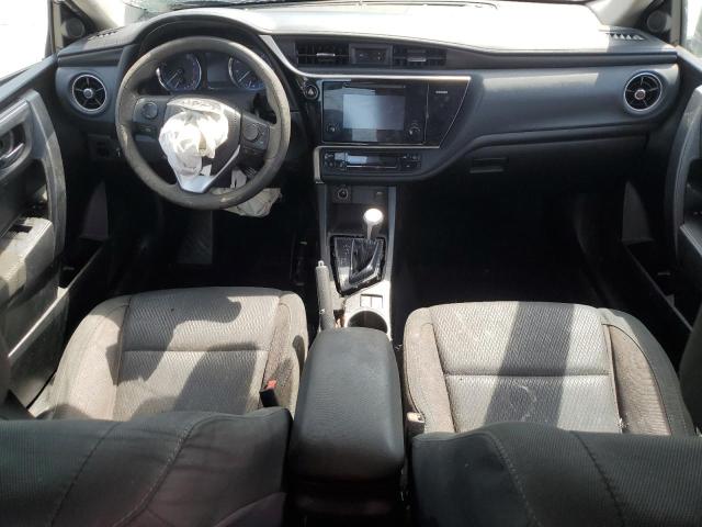 5YFBURHE4HP644314 - 2017 TOYOTA COROLLA L SILVER photo 8