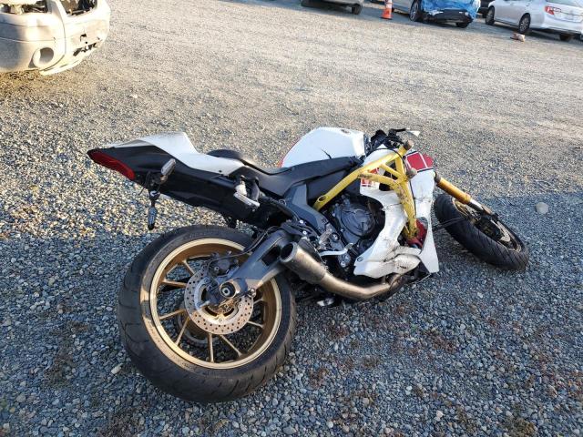 JYARM38YXNA001287 - 2022 YAMAHA YZFR7 WHITE photo 4