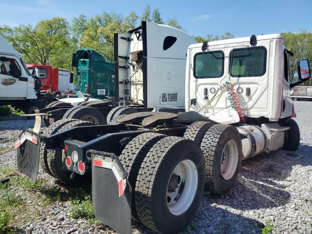 3AKJHLDVXNSNU1855 - 2022 FREIGHTLINER CASCADIA 1 WHITE photo 4