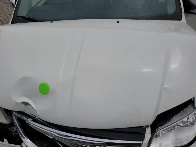 2A4RR8DG2BR780573 - 2011 CHRYSLER TOWN & COU TOURING L WHITE photo 12