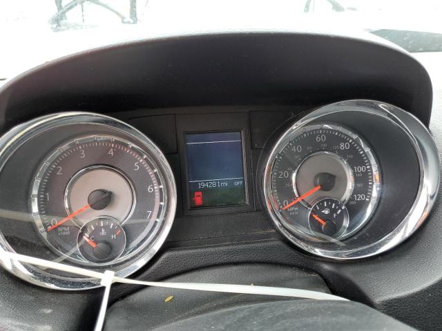 2A4RR8DG2BR780573 - 2011 CHRYSLER TOWN & COU TOURING L WHITE photo 9