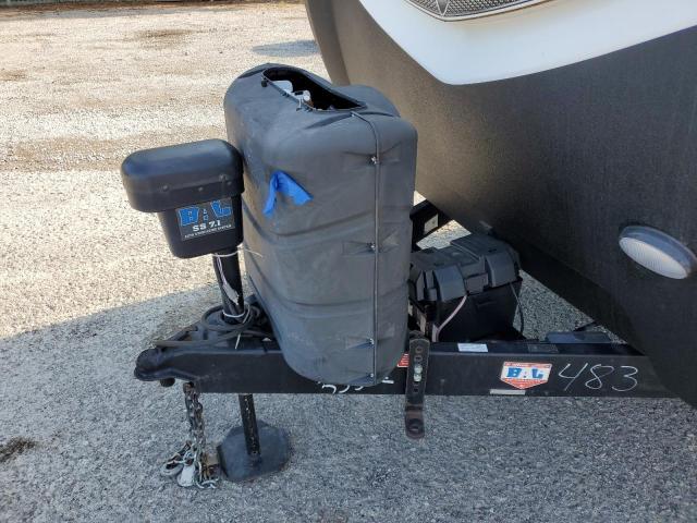 4YDT33320JB451483 - 2018 OUTB TRAVEL TRL TWO TONE photo 7