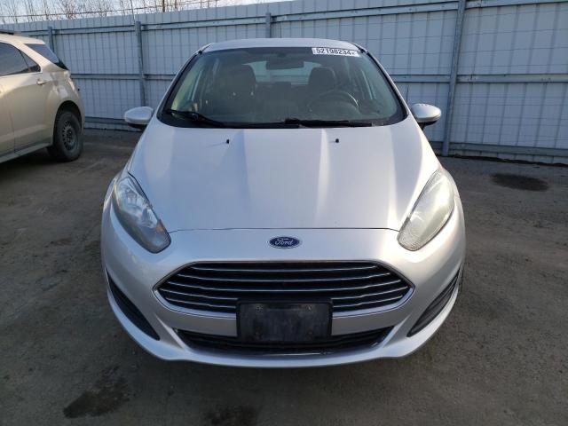 3FADP4EJ4FM211994 - 2015 FORD FIESTA SE SILVER photo 5