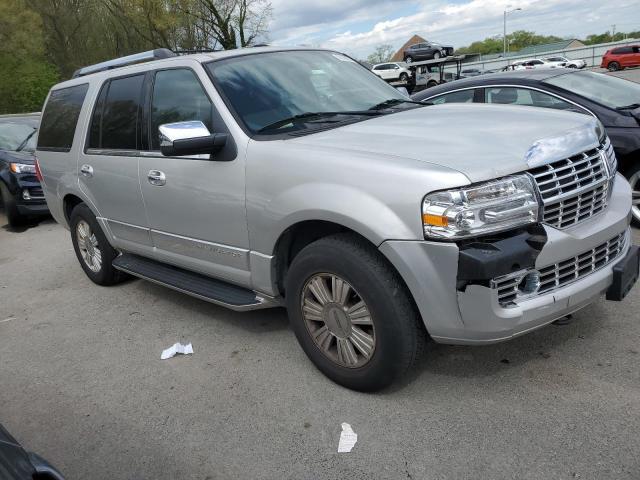 5LMFU28537LJ21357 - 2007 LINCOLN NAVIGATOR SILVER photo 4