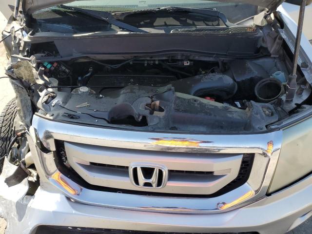 5FNYF4H27BB052793 - 2011 HONDA PILOT LX SILVER photo 12