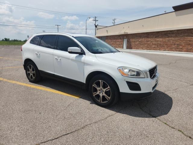 YV4902DZ9D2463564 - 2013 VOLVO XC60 T6 WHITE photo 1