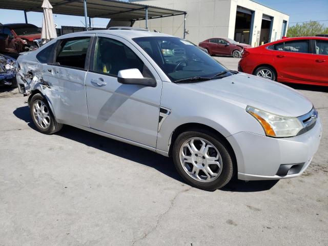 1FAHP35N38W131393 - 2008 FORD FOCUS SE SILVER photo 4