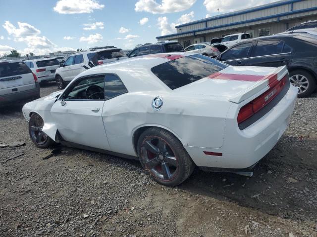 2C3CDYAGXDH501656 - 2013 DODGE CHALLENGER SXT WHITE photo 2