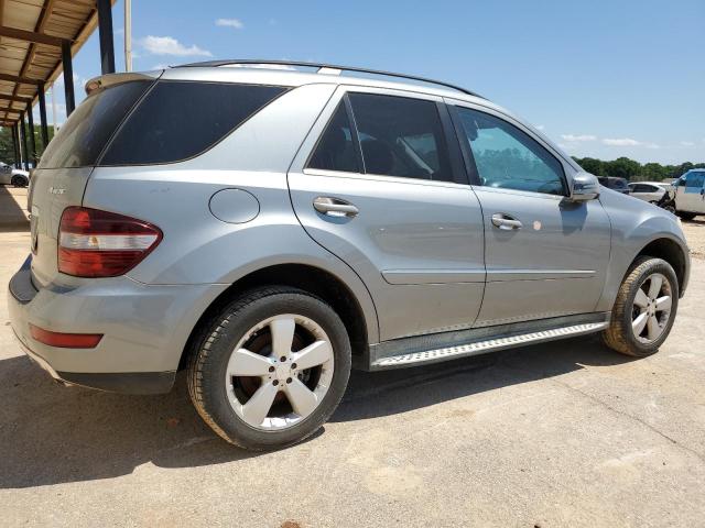 4JGBB8GB3BA735198 - 2011 MERCEDES-BENZ ML 350 4MATIC SILVER photo 3