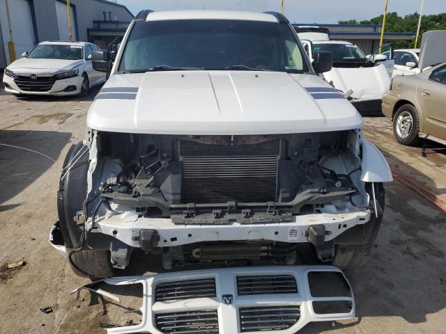 1D4PT6GX8BW513303 - 2011 DODGE NITRO DETONATOR WHITE photo 5