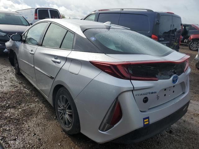 JTDKARFP7J3088527 - 2018 TOYOTA PRIUS PRIM SILVER photo 2