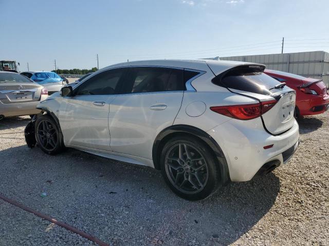 SJKCH5CP9JA046849 - 2018 INFINITI QX30 BASE WHITE photo 2