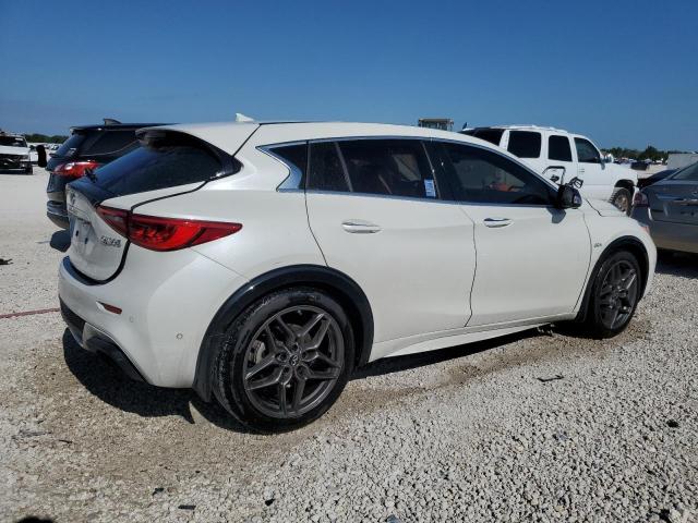 SJKCH5CP9JA046849 - 2018 INFINITI QX30 BASE WHITE photo 3