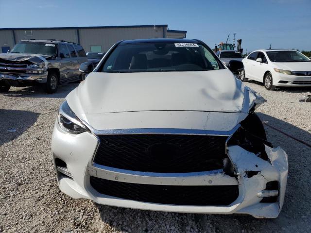 SJKCH5CP9JA046849 - 2018 INFINITI QX30 BASE WHITE photo 5