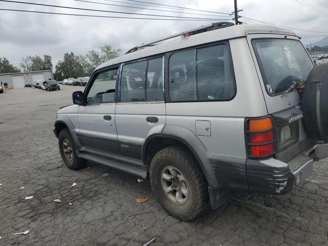 JA4MR51M2SJ005908 - 1995 MITSUBISHI MONTERO SR SILVER photo 2