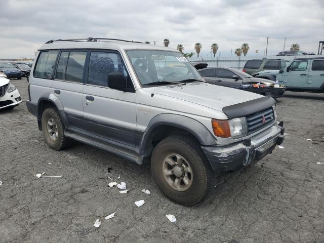 JA4MR51M2SJ005908 - 1995 MITSUBISHI MONTERO SR SILVER photo 4