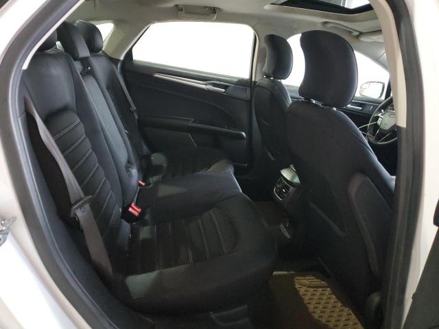 1FA6P0H76F5122418 - 2015 FORD FUSION SE WHITE photo 10