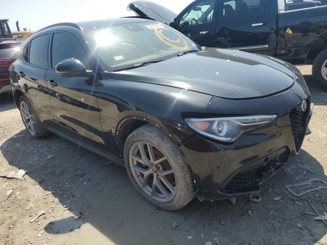 ZASFAKNNXJ7B84760 - 2018 ALFA ROMEO STELVIO TI SPORT BLACK photo 4