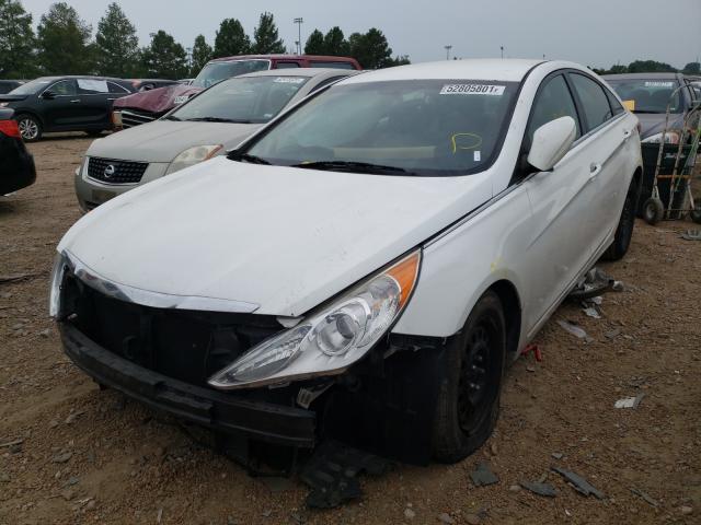 5NPEB4AC2DH542113 - 2013 HYUNDAI SONATA GLS WHITE photo 2