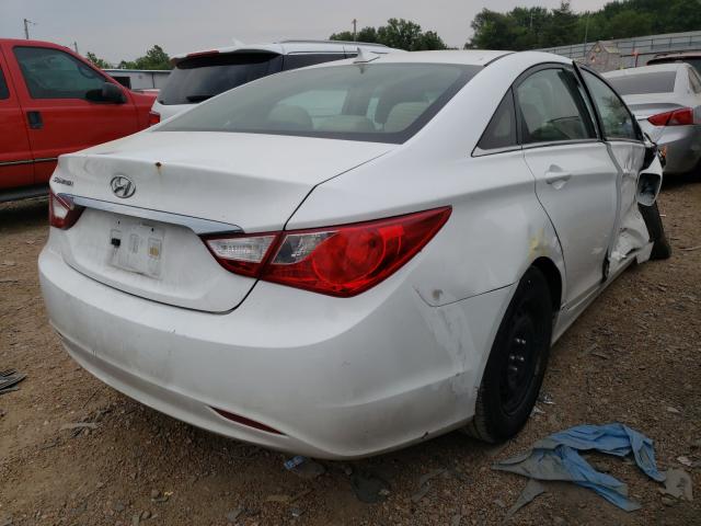 5NPEB4AC2DH542113 - 2013 HYUNDAI SONATA GLS WHITE photo 4