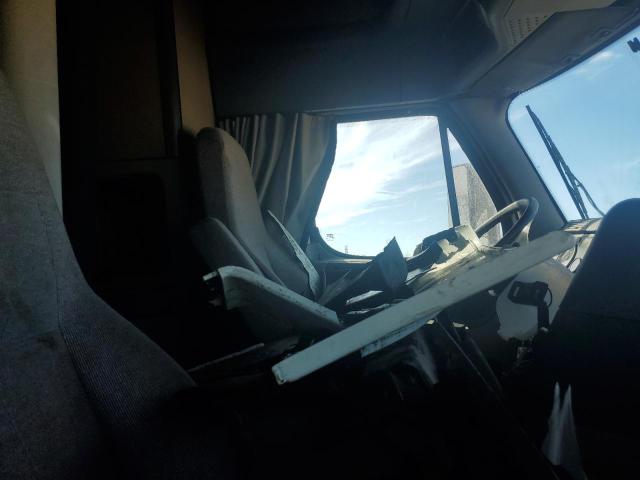 1FUJGLDR4JLJL3797 - 2018 FREIGHTLINER CASCADIA 1 WHITE photo 5