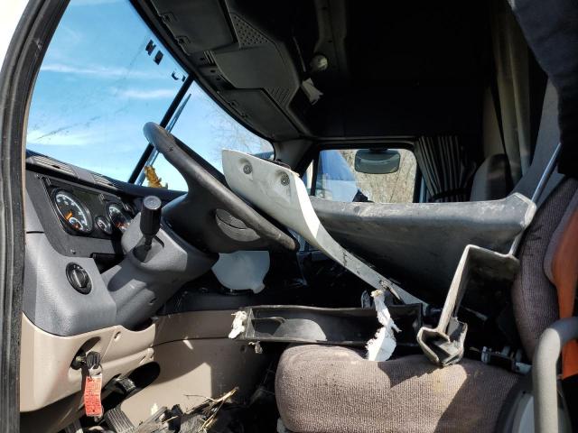 1FUJGLDR4JLJL3797 - 2018 FREIGHTLINER CASCADIA 1 WHITE photo 9