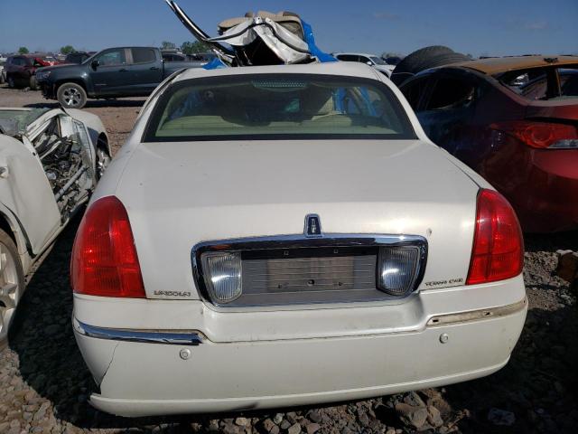 1LNHM81W03Y610636 - 2003 LINCOLN TOWN CAR EXECUTIVE WHITE photo 6