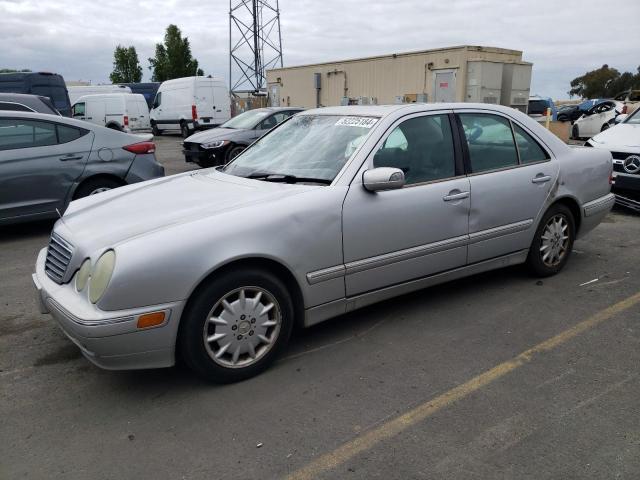 2000 MERCEDES-BENZ E 320, 