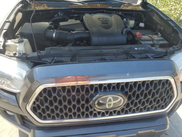 5TFBZ5DN0JX003944 - 2018 TOYOTA TACOMA DOUBLE CAB GRAY photo 11