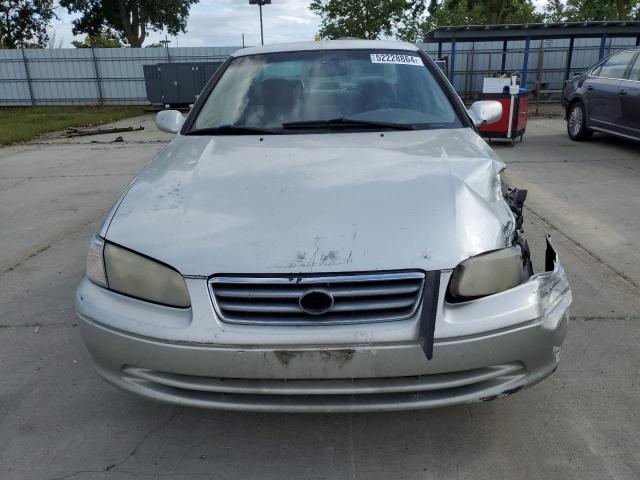 JT2BG22K510566454 - 2001 TOYOTA CAMRY CE SILVER photo 5