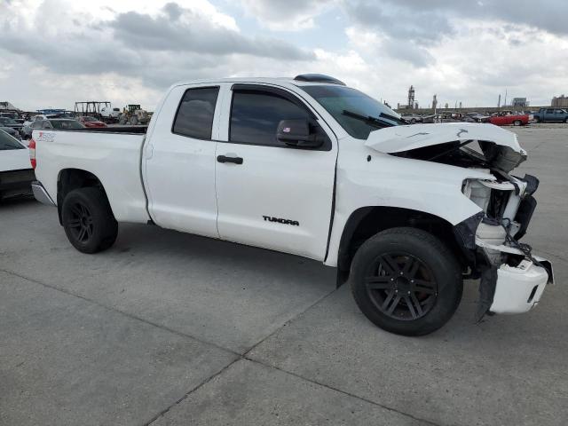 5TFRM5F1XGX106272 - 2016 TOYOTA TUNDRA DOUBLE CAB SR/SR5 WHITE photo 4