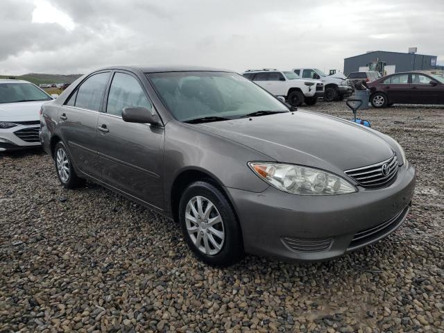 4T1BE32KX6U645827 - 2006 TOYOTA CAMRY LE GRAY photo 4