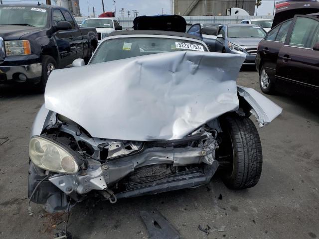 JM1NB353540400694 - 2004 MAZDA MX-5 MIATA BASE SILVER photo 5