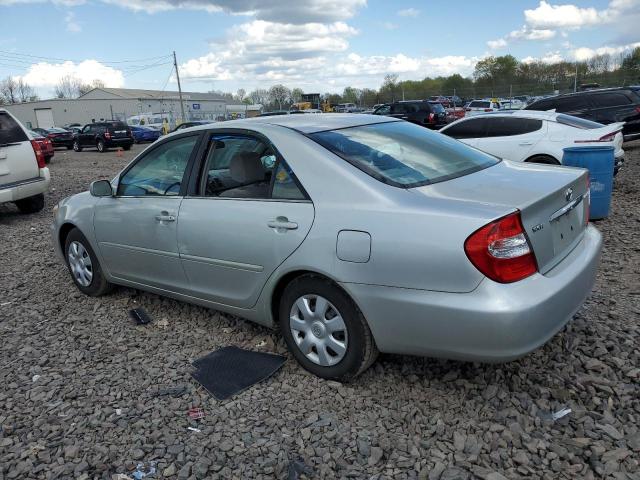 4T1BE32K62U053240 - 2002 TOYOTA CAMRY LE SILVER photo 2