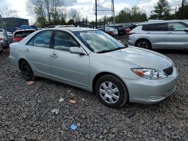 4T1BE32K62U053240 - 2002 TOYOTA CAMRY LE SILVER photo 4