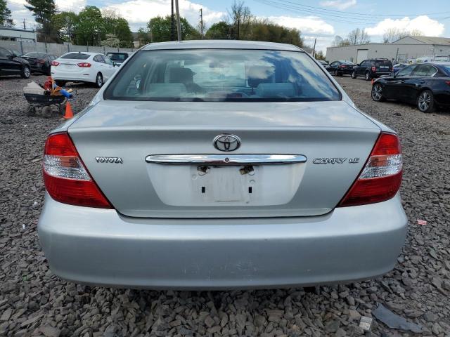 4T1BE32K62U053240 - 2002 TOYOTA CAMRY LE SILVER photo 6
