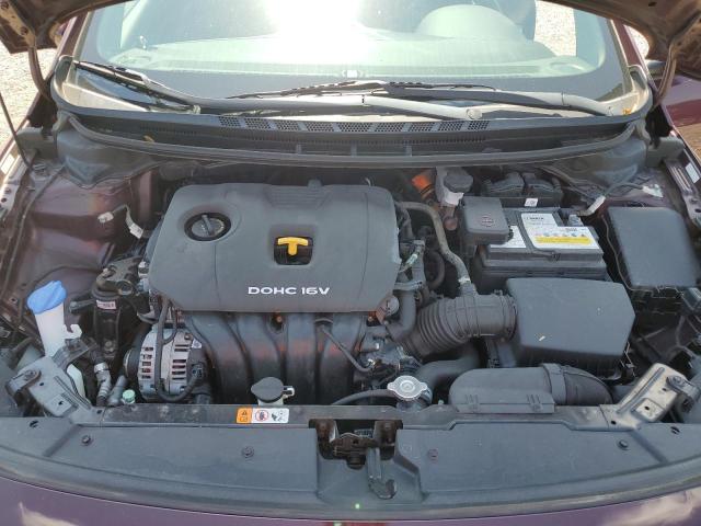 3KPFK4A7XHE146335 - 2017 KIA FORTE LX BURGUNDY photo 11