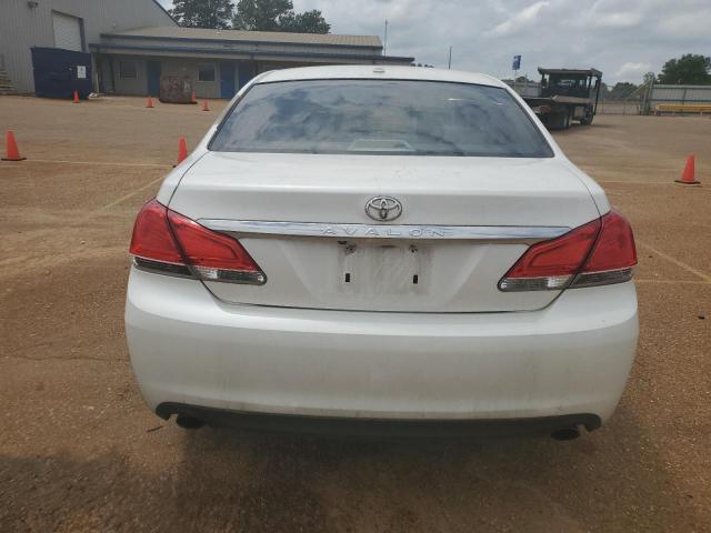 4T1BK3DB8BU408818 - 2011 TOYOTA AVALON BASE 白色 照片 6
