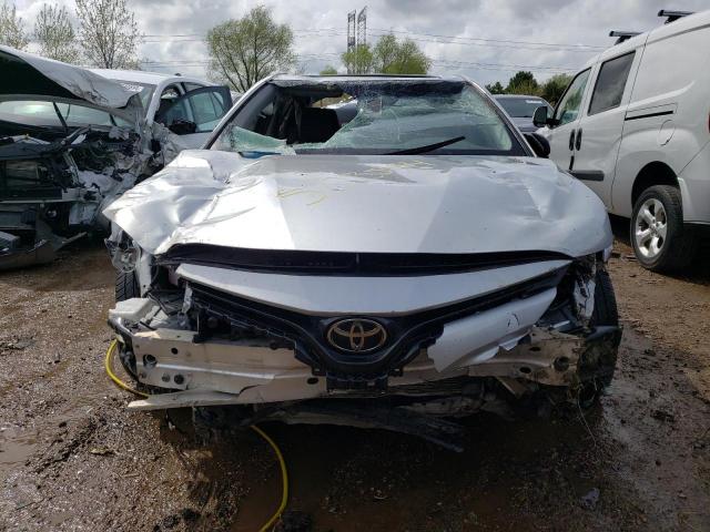 JTNB11HK8J3024236 - 2018 TOYOTA CAMRY L SILVER photo 5