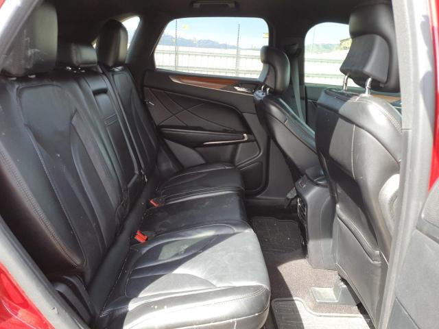 5LMCJ2D91HUL69414 - 2017 LINCOLN MKC SELECT Czerwony zdjęcie 11