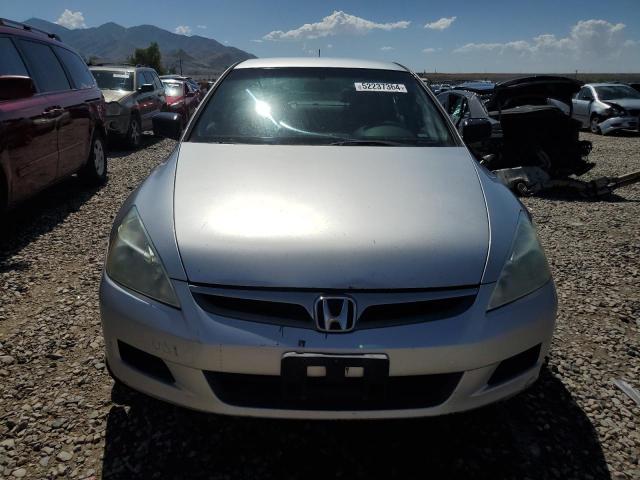 1HGCM55167A050438 - 2007 HONDA ACCORD VALUE SILVER photo 5