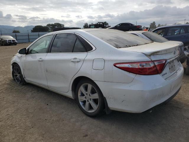 4T1BK1FK9FU554166 - 2015 TOYOTA CAMRY XSE WHITE photo 2