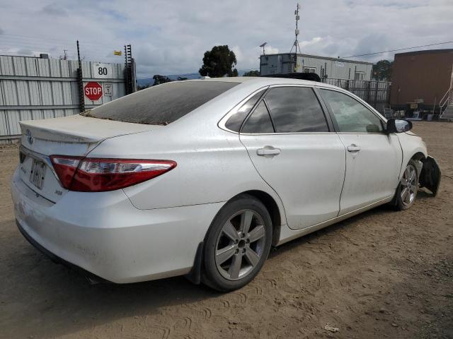 4T1BK1FK9FU554166 - 2015 TOYOTA CAMRY XSE WHITE photo 3