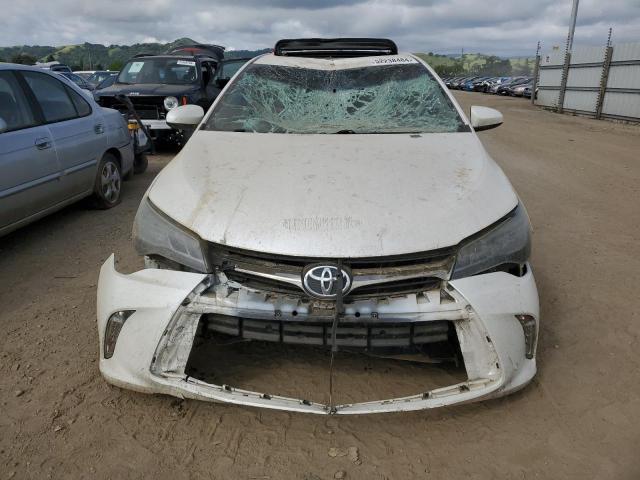 4T1BK1FK9FU554166 - 2015 TOYOTA CAMRY XSE WHITE photo 5