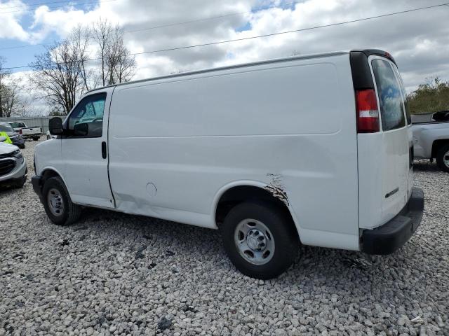 1GCWGAFP7J1290815 - 2018 CHEVROLET EXPRESS G2 WHITE photo 2